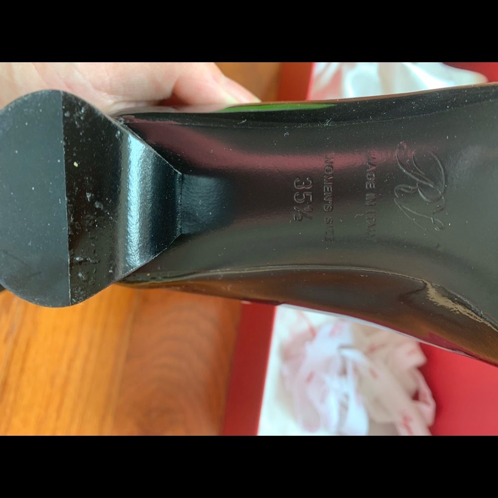 shoes - Picture 5 of 5